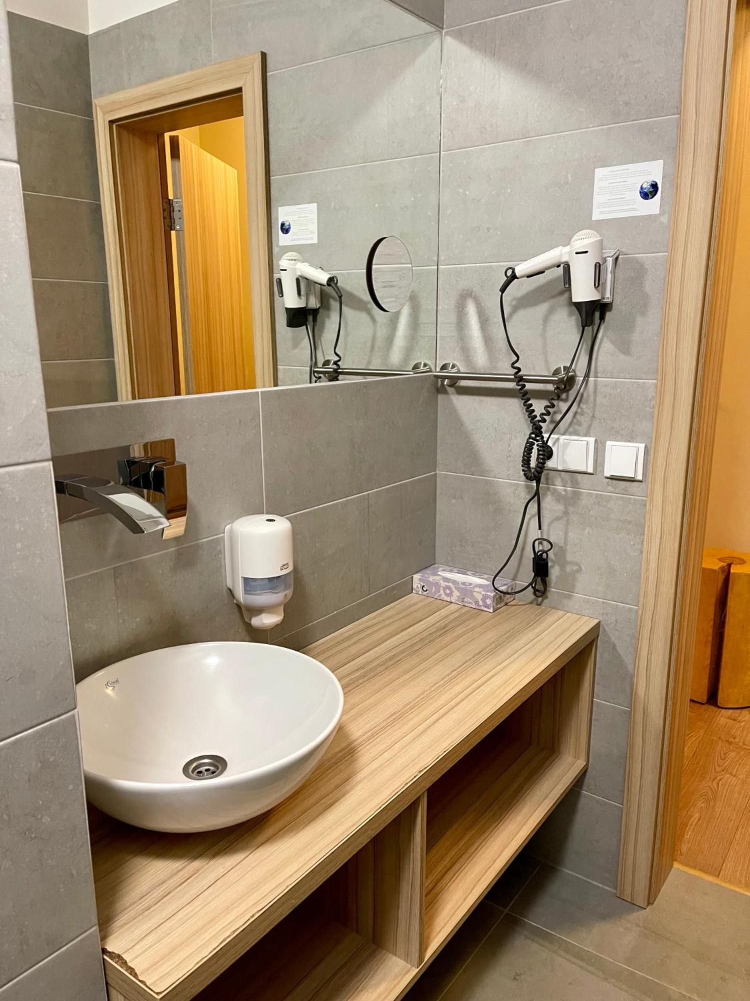 זאבז'ה Wellness Hotel Bozenov מראה חיצוני תמונה